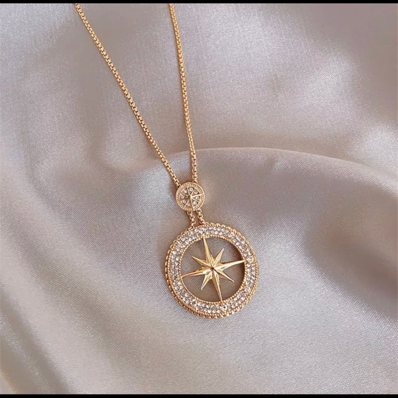 Jewelry - Eight Point Star Statement Necklace